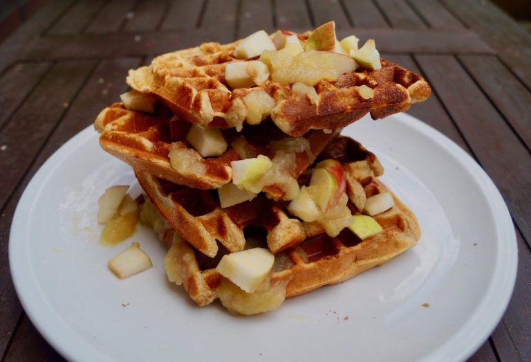 Apfel-Waffeln mit Vanille und viel Protein